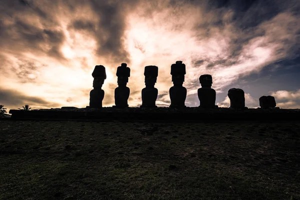 Orongo, Paskalya Adası - 11 Temmuz 2017: Motu ada nui, çevre Orongo, Paskalya Adası