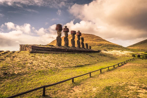 Orongo, Paskalya Adası - 11 Temmuz 2017: Motu ada nui, çevre Orongo, Paskalya Adası