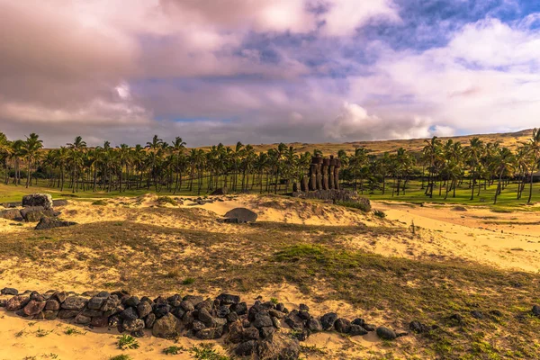 Anakena beach, Paskalya Adası - 10 Temmuz 2017: Anakena manzara