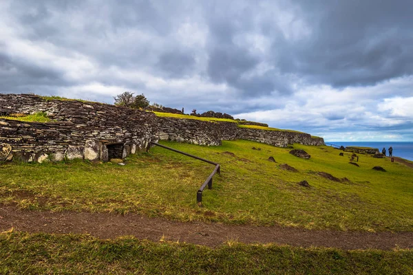 Orongo, Paskalya Adası - 11 Temmuz 2017: Kuş adam Orongo Köyü