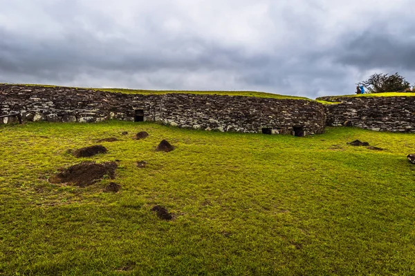 Orongo, Paskalya Adası - 11 Temmuz 2017: Kuş adam Orongo Köyü