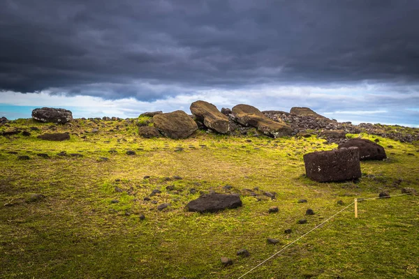 Ahu Vinapu, Paskalya Adası - 11 Temmuz 2017: Ahu Vinapu, Paskalya Adası, kutsal yer