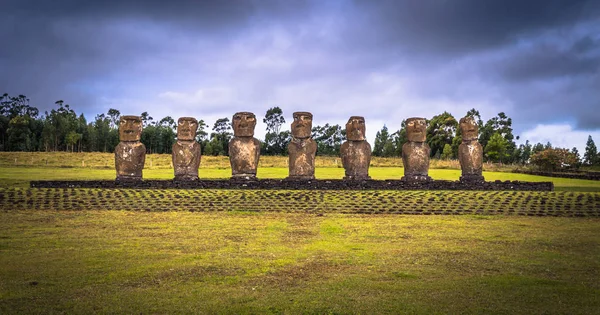 Ahu Akivi, Paskalya Adası - 11 Temmuz 2017: Ahu Akivi Moai altar
