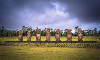 Ahu Akivi, Paskalya Adası - 11 Temmuz 2017: Ahu Akivi Moai altar