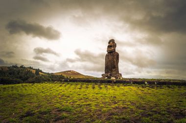 Ahu Kuri bir Urenga, Paskalya Adası - 11 Temmuz 2017: devlet Moai, kutsal yer