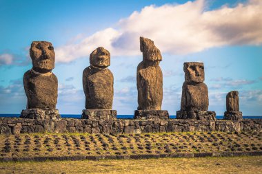 Ahu Tahai, Paskalya Adası - 12 Temmuz 2017: Ahu Tahai kutsal Moai altar
