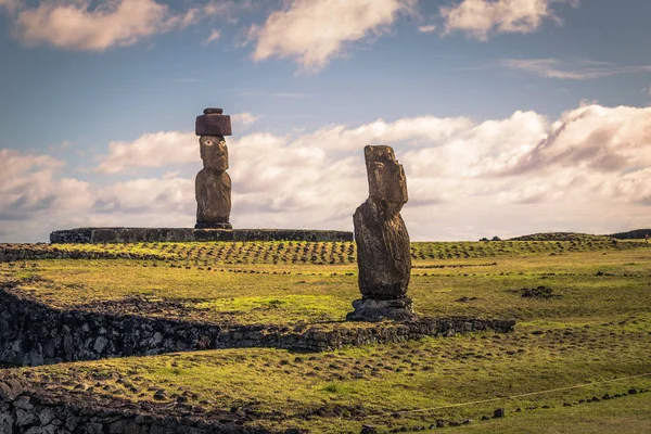AHU Tahai, Wyspa Wielkanocna - 12 lipca 2017: Ołtarz Najświętszego Moai Ahu Tahai — Zdjęcie stockowe