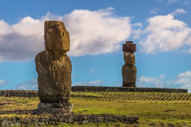 Ahu Tahai, Paskalya Adası - 12 Temmuz 2017: Ahu Tahai kutsal Moai altar