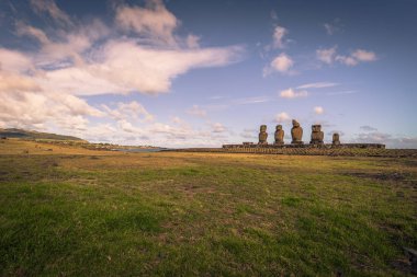 Ahu Tahai, Paskalya Adası - 12 Temmuz 2017: Ahu Tahai kutsal Moai altar
