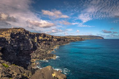 Ana Te Pahu, Paskalya Adası - 12 Temmuz 2017: Island sahil Ana Te Pahu yakınındaki mağaralar
