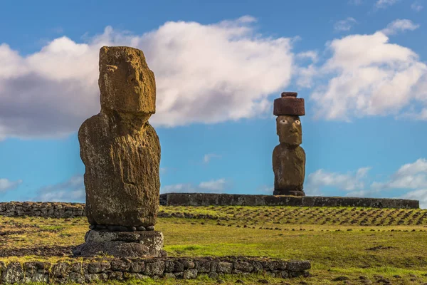 AHU Tahai, Wyspa Wielkanocna - 12 lipca 2017: Ołtarz Najświętszego Moai Ahu Tahai — Zdjęcie stockowe