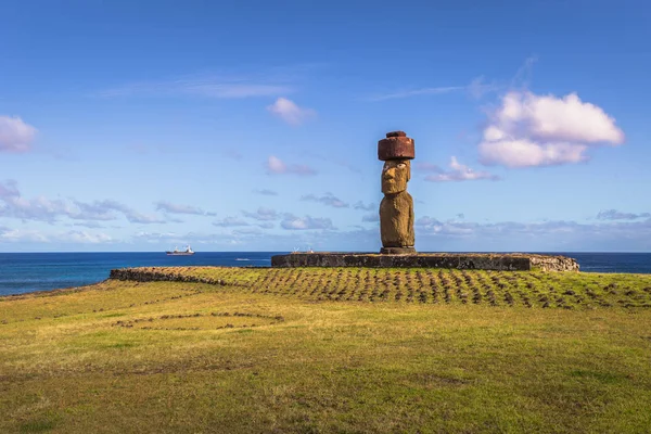 Ahu Tahai, Ilha de Páscoa - 12 de julho de 2017: Sagrado altar Moai de Ahu Tahai — Fotografia de Stock
