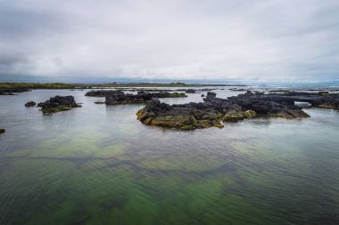 Galapagos Adaları - 26 Ağustos 2017: Lav tunne peyzaj