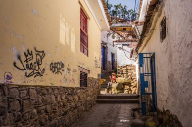 Cusco, Peru - 01 Ağustos 2017: Cusco eski kasaba sokaklarında,
