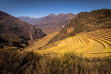 Kutsal vadi, Peru - 02 Ağustos 2017: Pisac antik kalıntıları