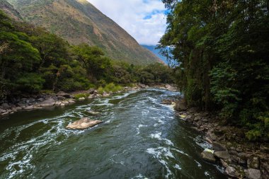 Inca Trail, Peru - 03 Ağustos 2017: Nehir pasajda Inca Tr