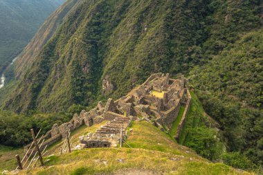 Inca Trail, Peru - 03 Ağustos 2017: Winay Wayna antik kalıntıları