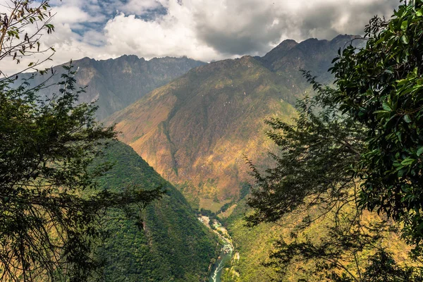 Inka Trail, Peru - 03 augusti 2017: Vilda landskap av Inca T — Stockfoto