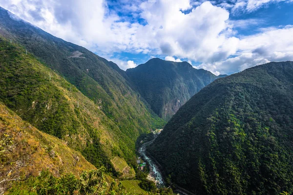 Camino Inca, Perú - 03 de agosto de 2017: Paisaje salvaje del Inca T —  Fotos de Stock