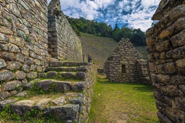 Inca nyom, Peru - augusztus 03, 2017: Ősi romjai Winay Wayna — Stock Fotó