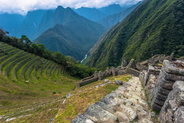 Camino Inca, Perú - 03 de agosto de 2017: Antiguas ruinas de Winay Wayna —  Fotos de Stock