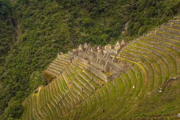 Camino Inca, Perú - 03 de agosto de 2017: Antiguas ruinas de Winay Wayna — Foto de Stock