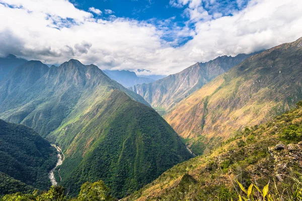 Inca Trail, Peru - 03 srpna 2017: Divoká krajina Inca T — Stock fotografie