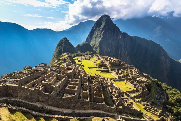 Machu Picchu, Perú - 03 de agosto de 2017: Antiguas ruinas de Machu Pic —  Fotos de Stock