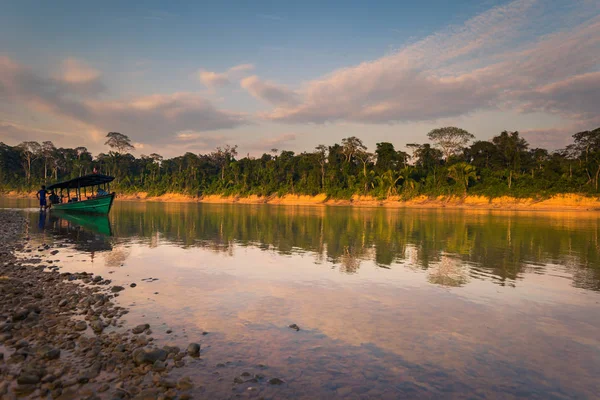 秘鲁国家公园 2017年8月09日 秘鲁摩吉国家公园亚马逊雨林的游船 — 图库照片