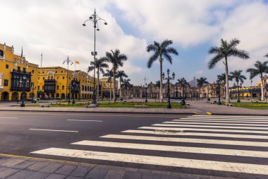 Lima, Peru - 16 Ağustos 2017: Lima, Peru şehrin tarihi merkezinde büyük meydanda