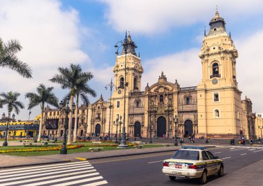 Lima, Peru - 16 Ağustos 2017: Lima, Peru şehrin tarihi merkezinde büyük meydanda