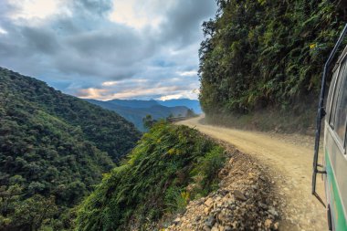 Ölüm yolu - 25 Temmuz 2017: Yungas ro seyahat tur otobüsü