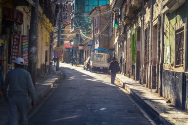 La Paz - 24 Temmuz 2017: Pazar sokaklarında La Paz, Bolivya
