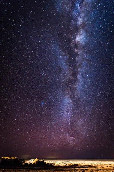 Cielo estrellado sobre el Parque Nacional Eduardo Avaroa, Bolivia —  Fotos de Stock