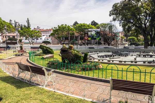 Sucre - 21 de julio de 2017: Escultura vegetal de una rana en el casco antiguo — Foto de Stock