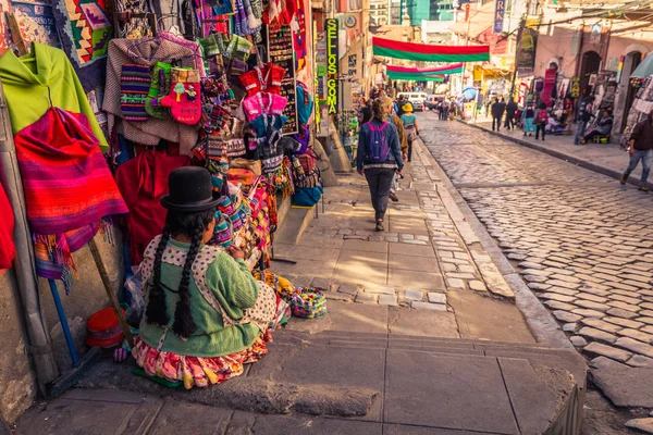 La paz - 24. Juli 2017: Marktstraßen von la paz, Bolivien — Stockfoto