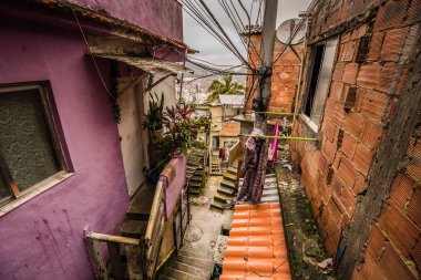 Rio de Janeiro - 21 Haziran 2017: Santa M Favela sokaklarında