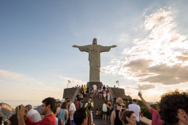 Rio de Janeiro - 19 Haziran 2017: İsa kurtarıcı Corcovado içinde