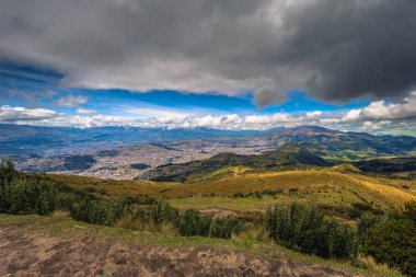 Quito - 21 Ağustos 2018: Quito, Ekvator şehir panoraması