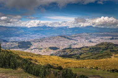 Quito - 21 Ağustos 2018: Quito, Ekvator şehir panoraması