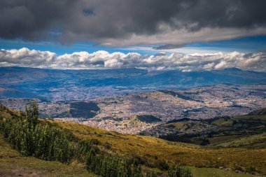Quito - 21 Ağustos 2018: Quito, Ekvator şehir panoraması