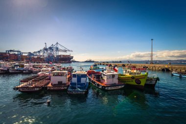 Valparaiso - 14 Temmuz 2017: Harbor Valparaiso, Şili