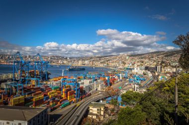 Valparaiso - 14 Temmuz 2017: Harbor Valparaiso, Şili