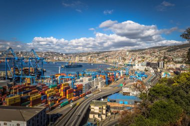 Valparaiso - 14 Temmuz 2017: Harbor Valparaiso, Şili