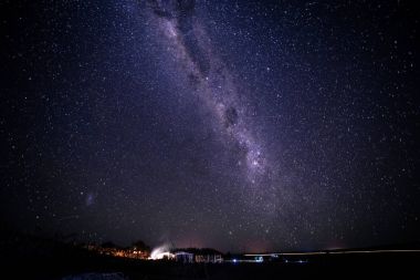 Atacama Çölü, Şili - büyülü yıldızların aydınlattığı gökyüzüne Atacama d