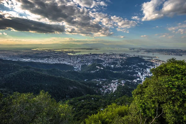 Rio de Janeiro - 20 de junho de 2017: Panorama do Rio de Janeiro visto — Fotografia de Stock