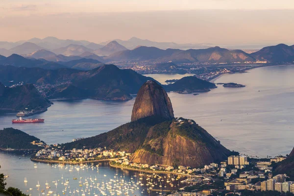 Río de Janeiro - 20 de junio de 2017: Panorama de Río de Janeiro visto — Foto de Stock