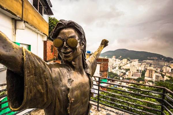 Rio de Janeiro - 21 juni 2017: Michael Jackson staty i fa — Stockfoto