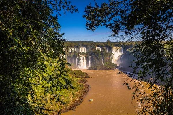 Foz Do Iguazu - 2017. június 23.: Panoráma az Iguazu-vízesés — Stock Fotó