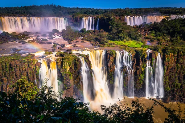 Foz Do Iguazu - 23 juin 2017 : Panorama des chutes d'Iguazu — Photo